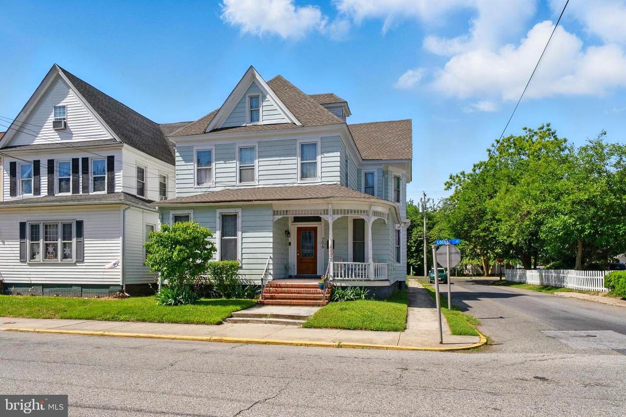 706 Locust Street - Photo 1
