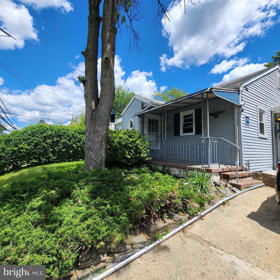 2102 Princeton Pike - Photo 1