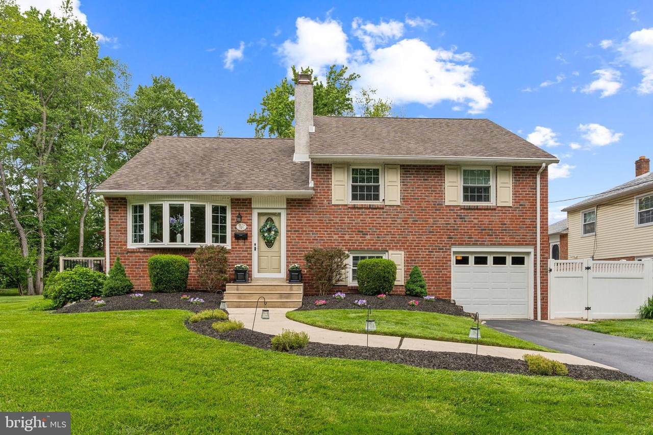 622 Hutchinson Terrace - Photo 1