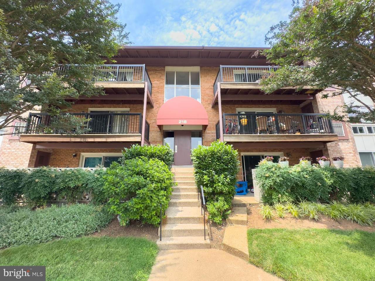 218 Locust Street - Photo 1