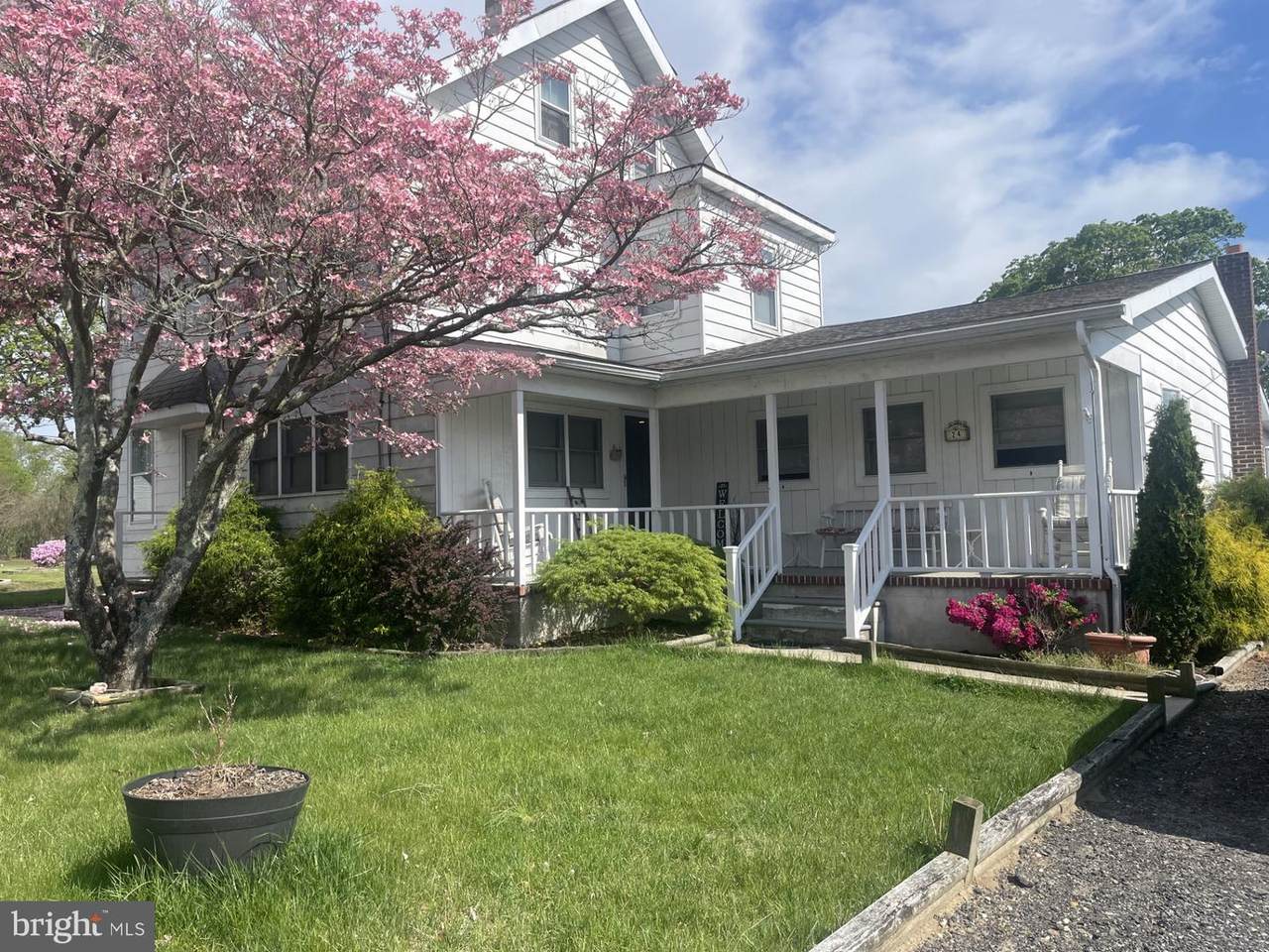 24 Edgewood Avenue - Photo 1