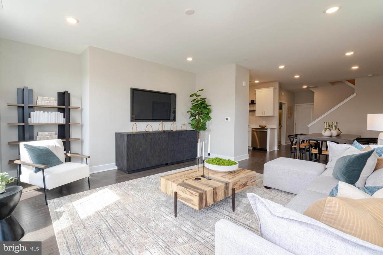 220 Cora Bergen Boulevard - Photo 1