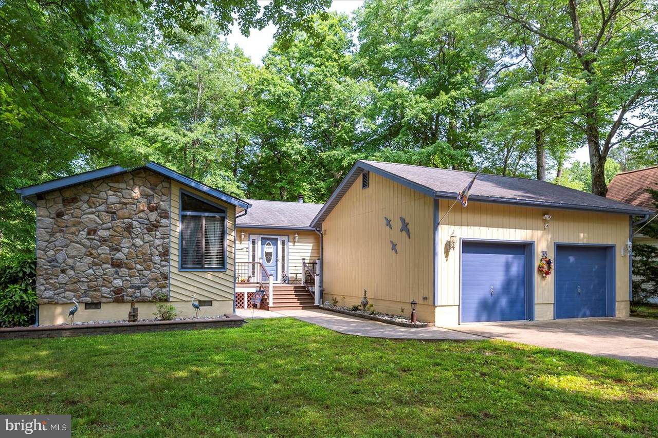35 Greenwood Lane - Photo 1