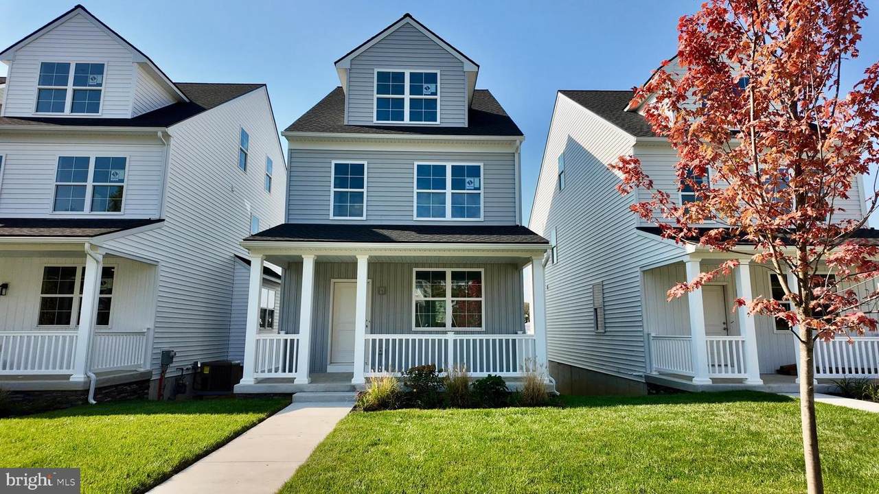 404 7TH Avenue - Photo 1