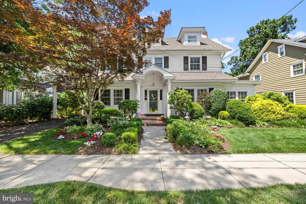 215 Jefferson Avenue - Photo 1