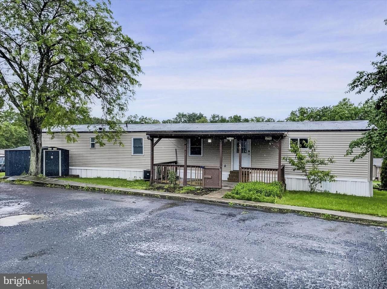 82 Linda Drive - Photo 1