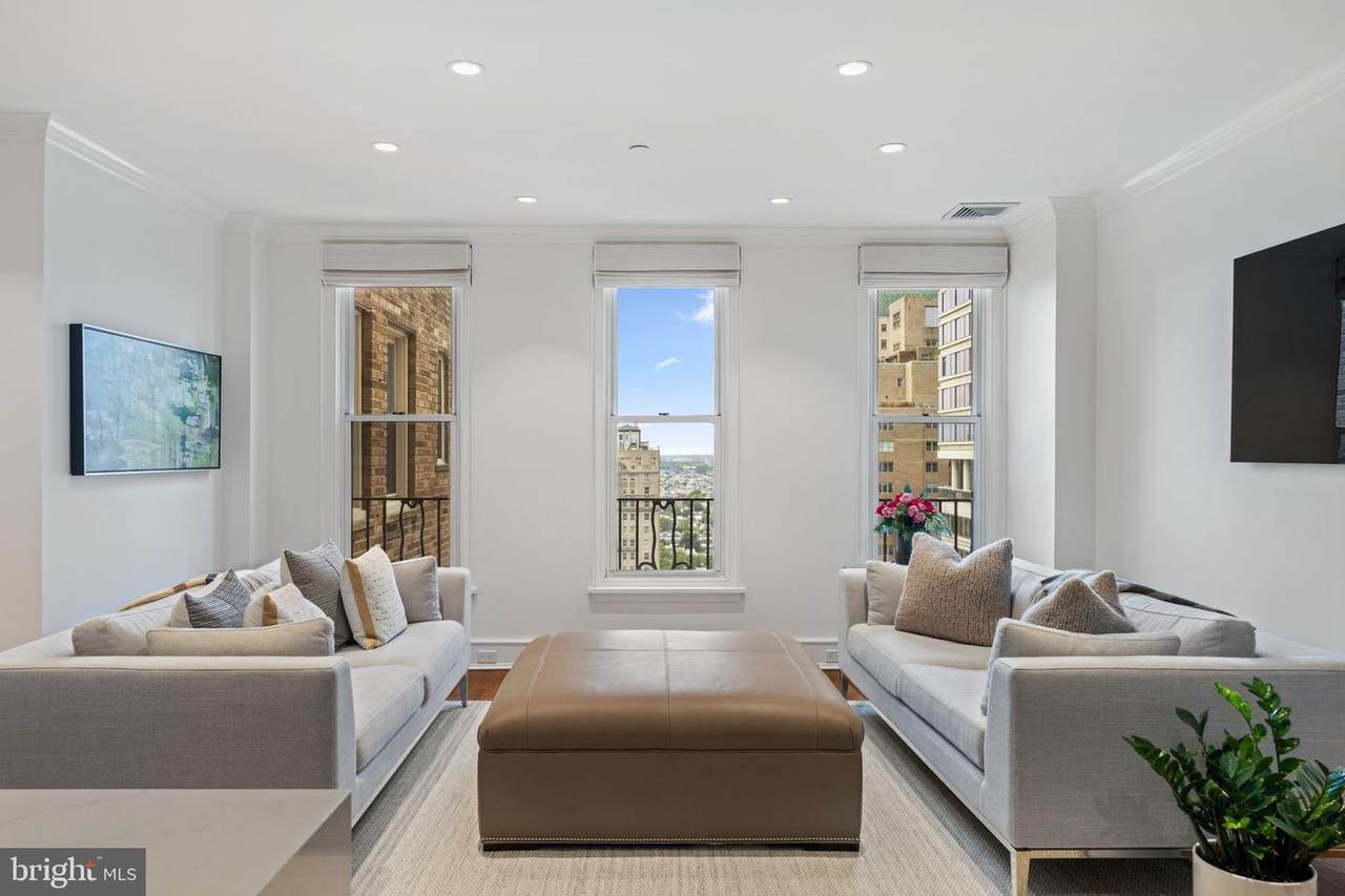 1901 Walnut Street - Photo 1