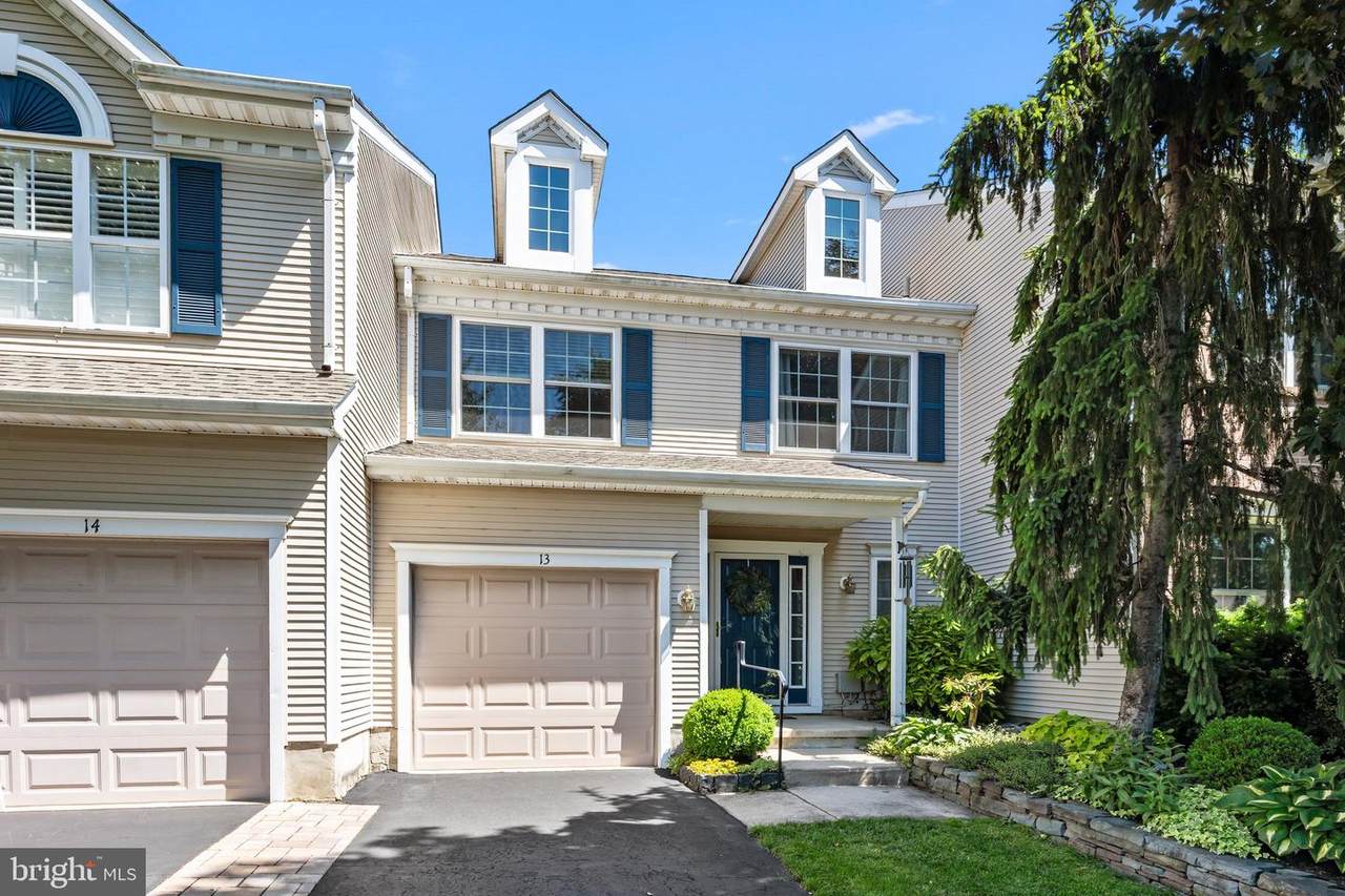 13 Honey Locust Lane - Photo 1