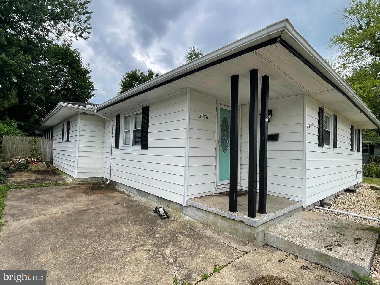 3838 Eunice Avenue - Photo 1