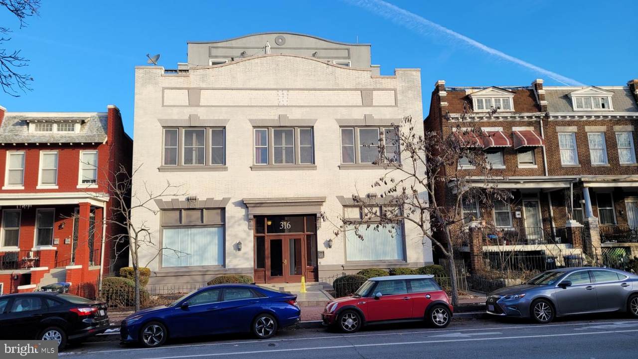 316 F Street - Photo 1