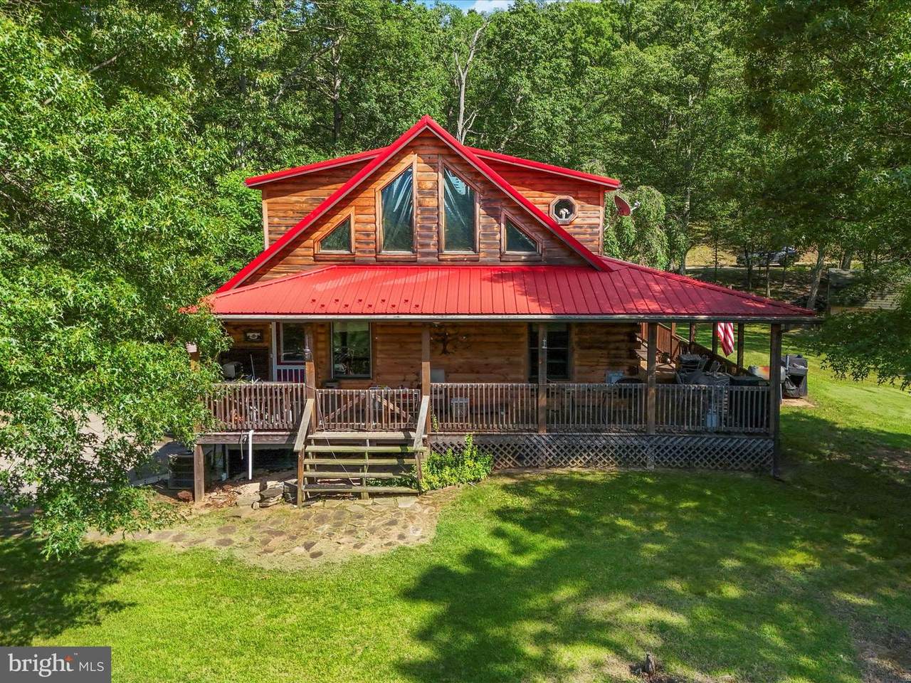 1005 Oakwood Drive - Photo 1