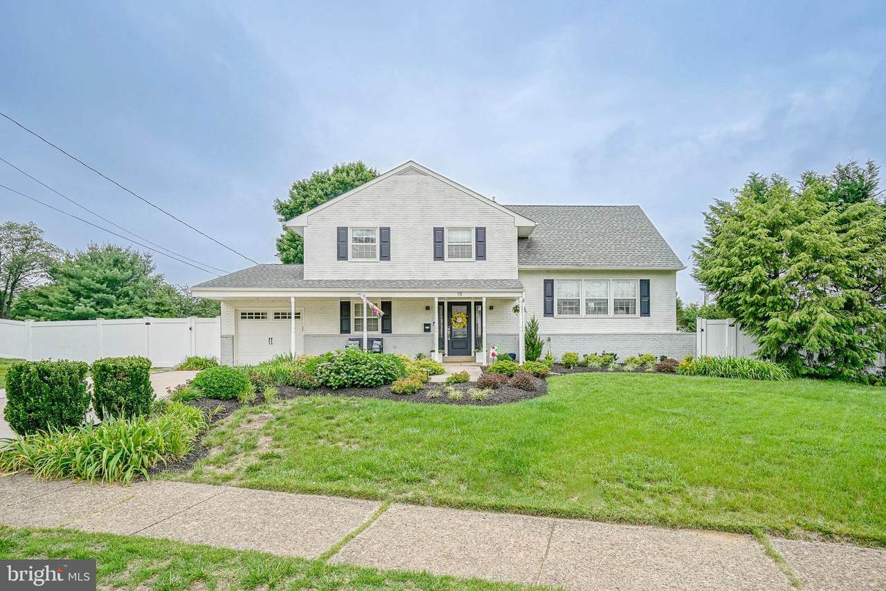19 Montclair Drive - Photo 1