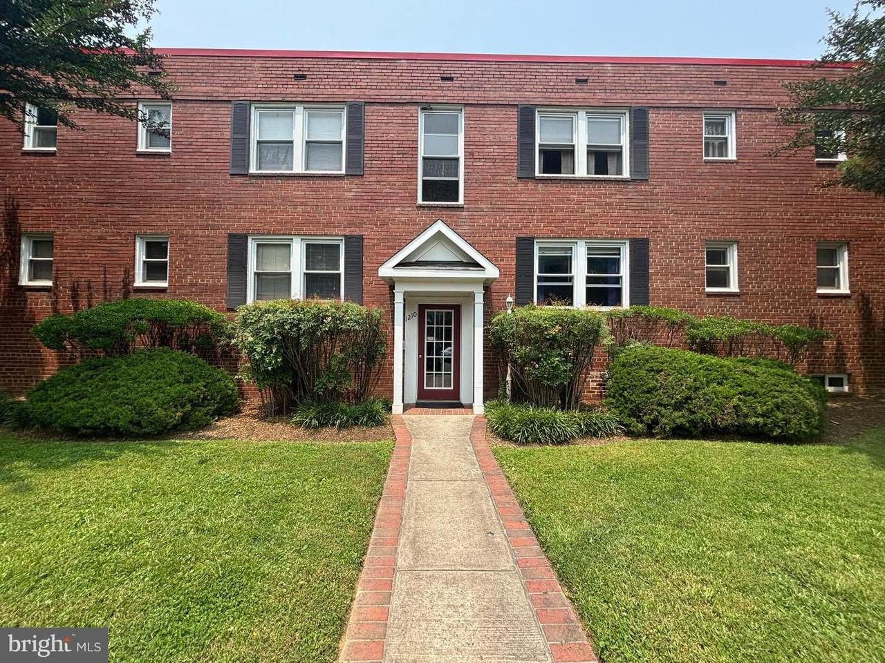 1210 Kenilworth Street - Photo 1