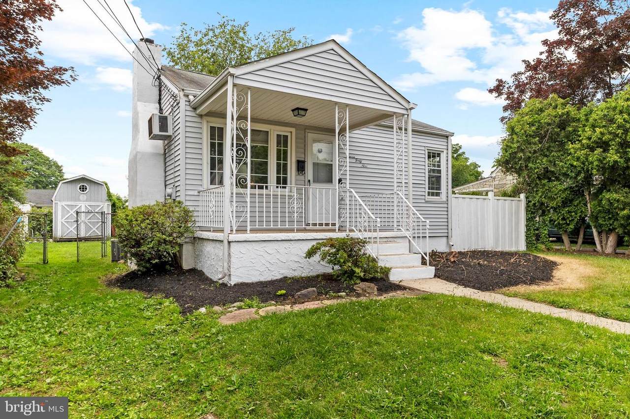 749 Putnam Avenue - Photo 1