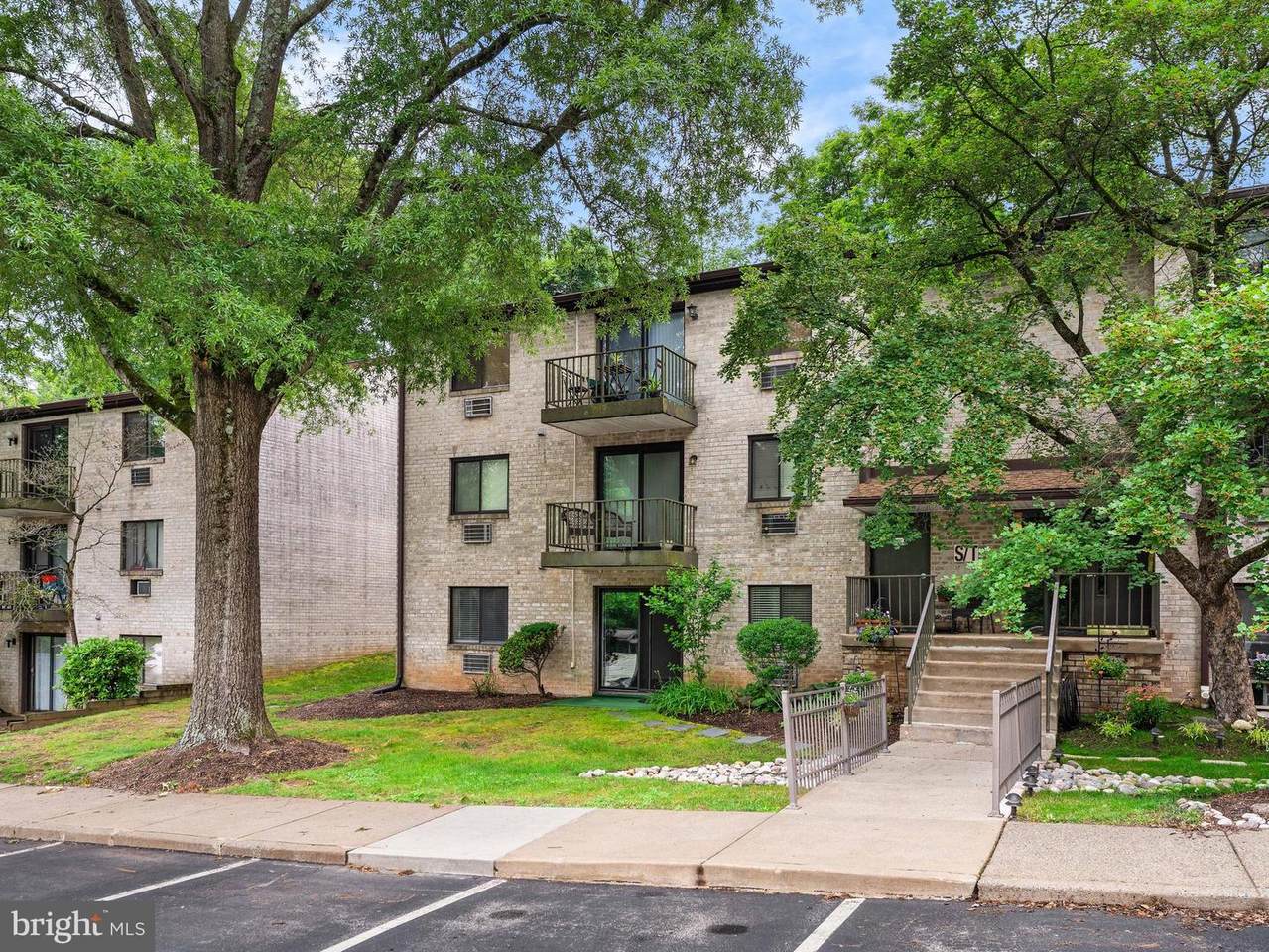 21 Dougherty Boulevard - Photo 1