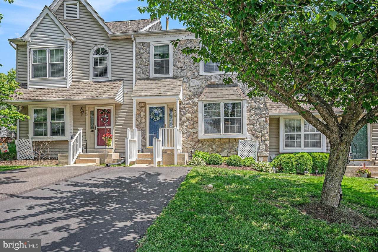 656 Longwood Road - Photo 1