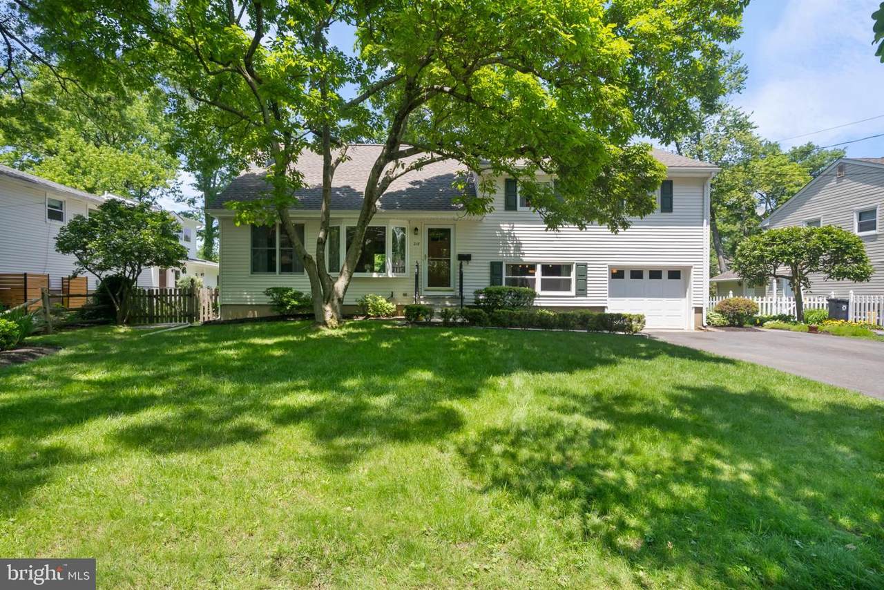 218 Hamilton - Photo 1