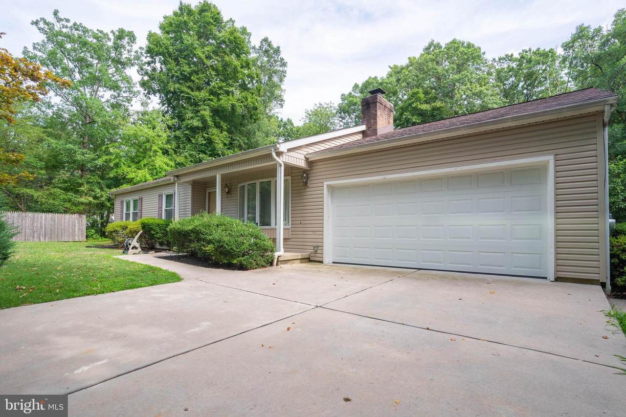 135 Memorial Lane - Photo 1