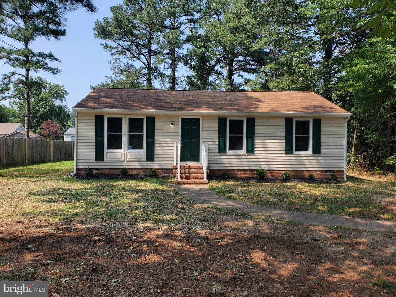 416 Pocahontas Drive - Photo 1