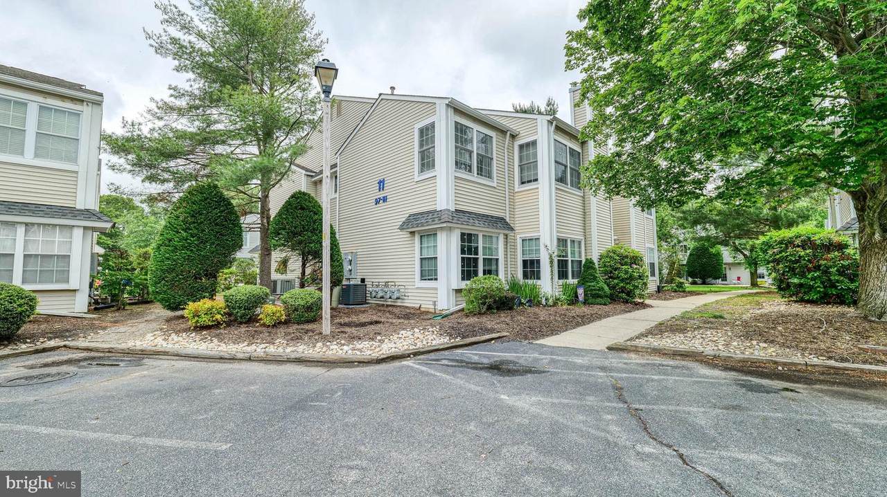 105 Driftwood Court - Photo 1