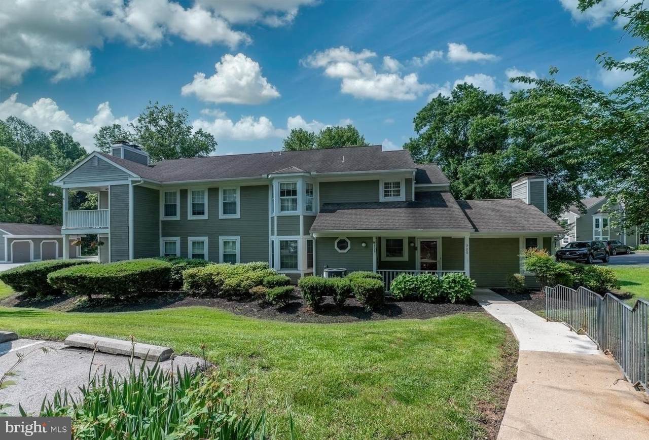 722 Scotch Way - Photo 1
