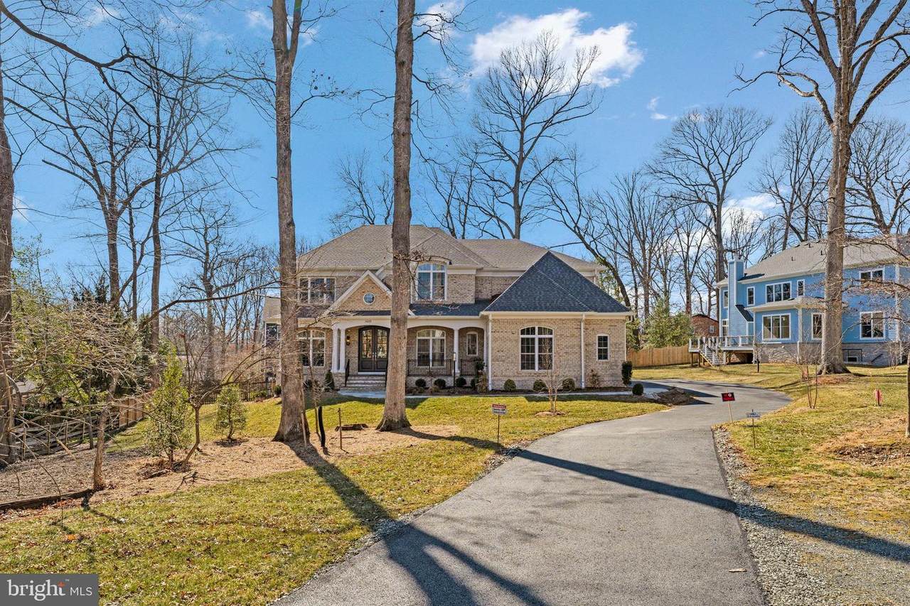 8619 Redwood - Photo 1