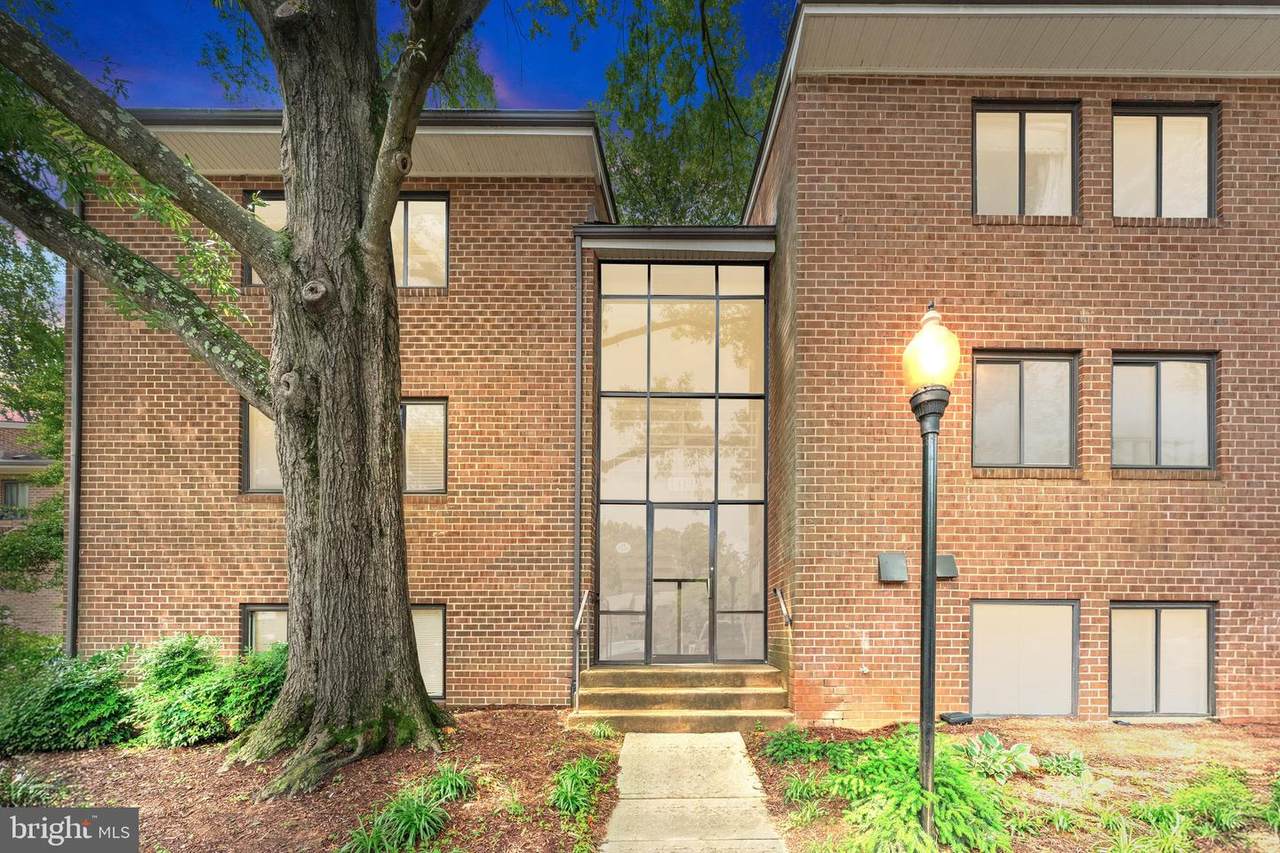 1413 Northgate Square - Photo 1