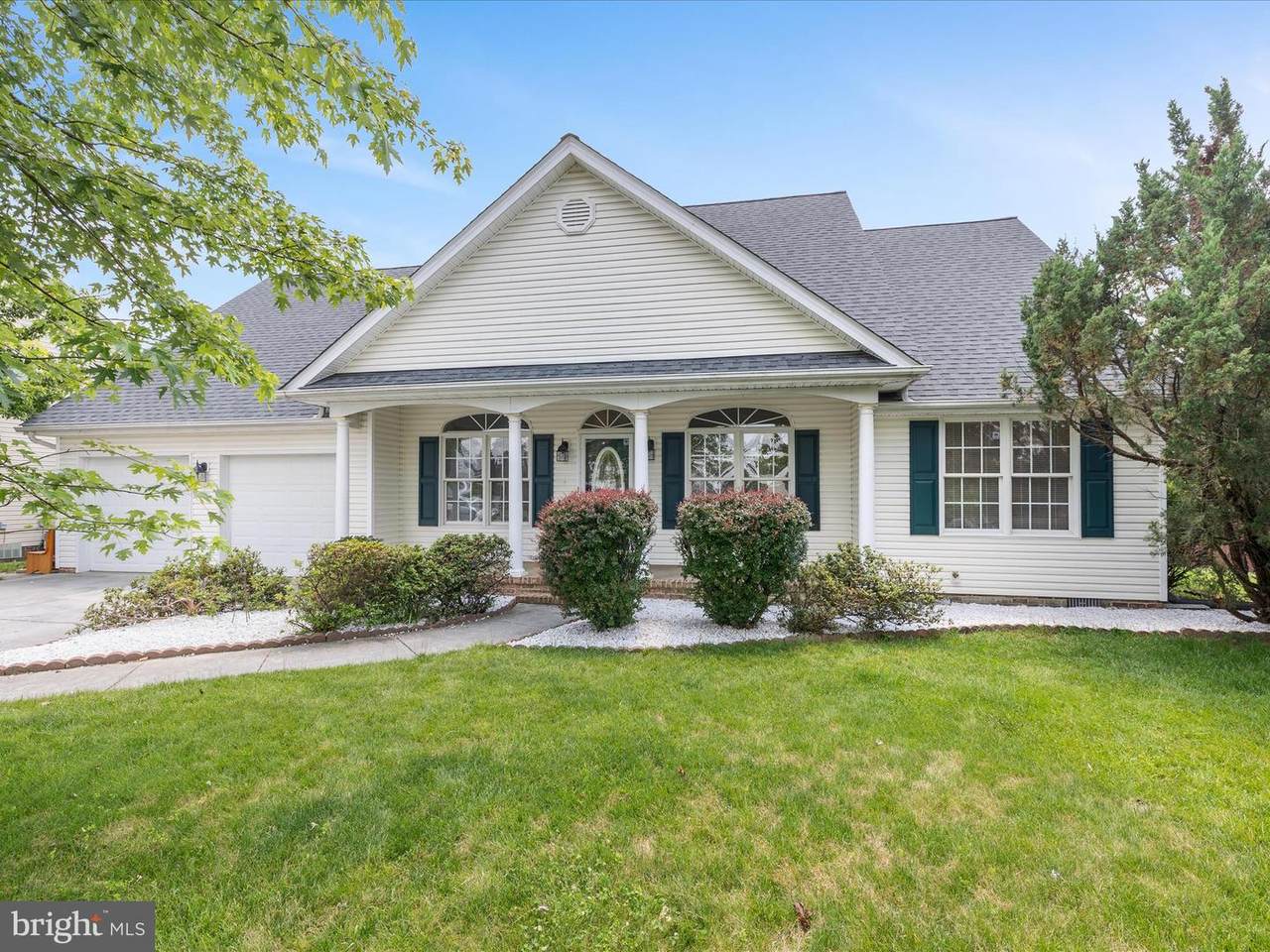 106 Barb Court - Photo 1