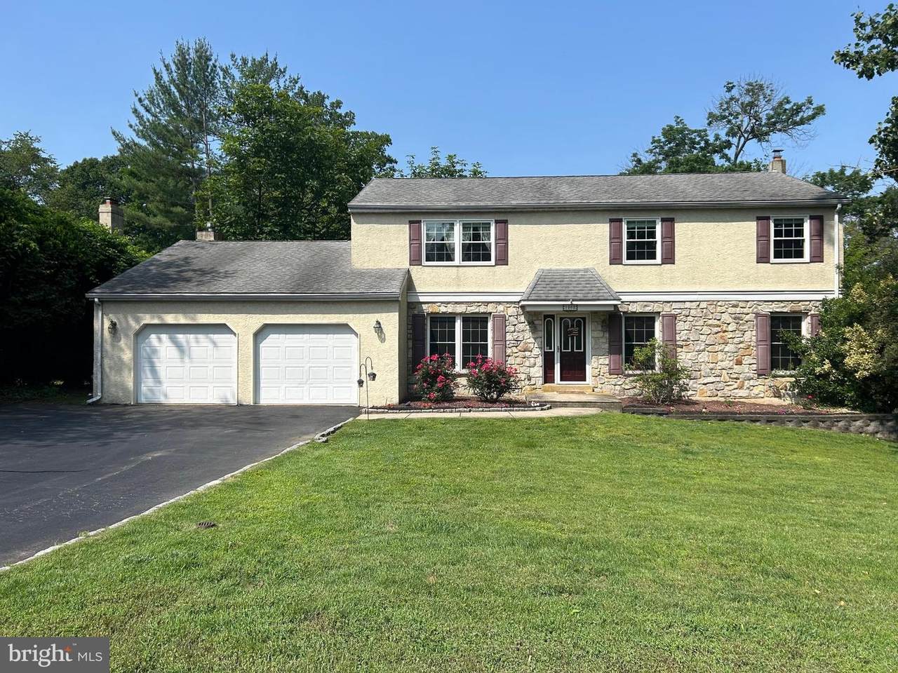 1008 Lincoln Avenue - Photo 1