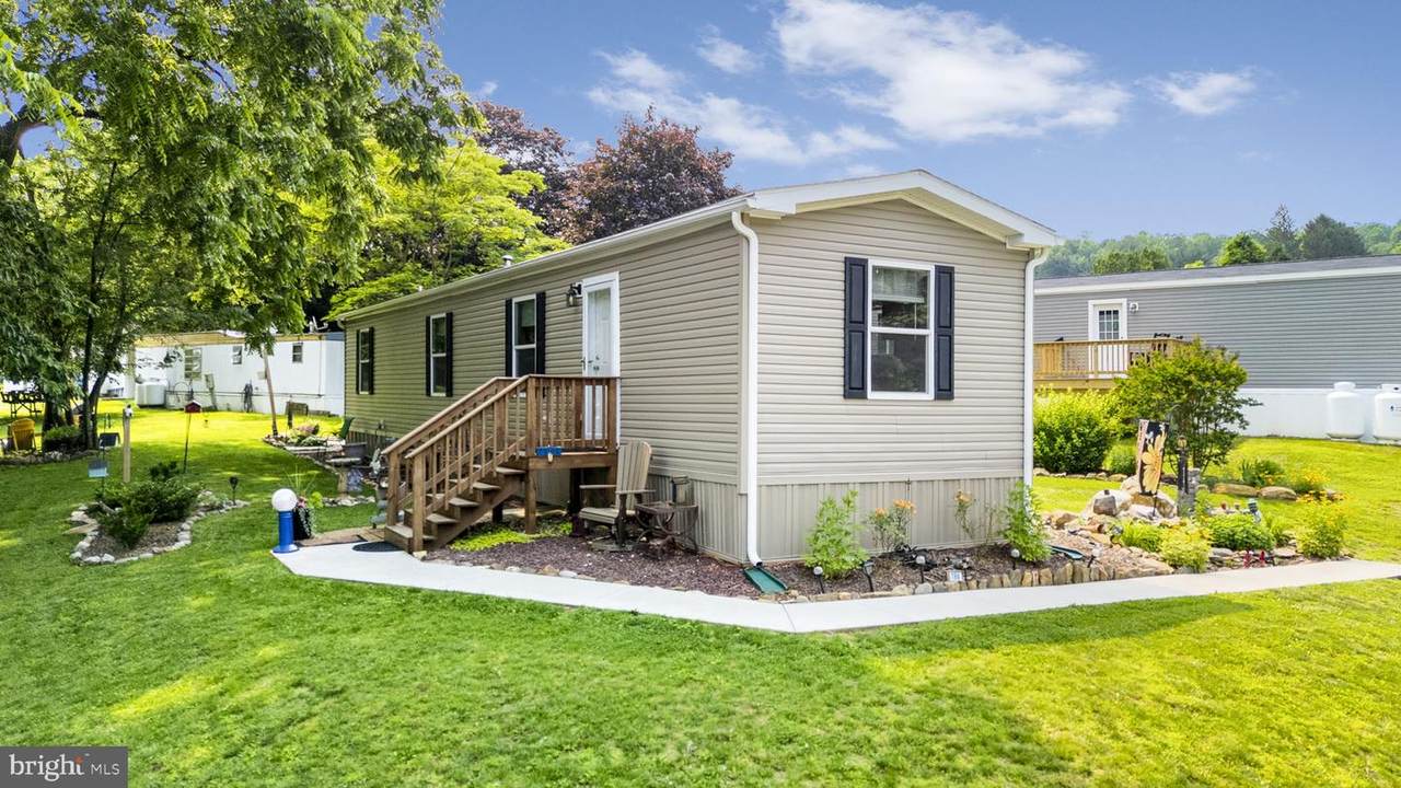 799 Willow Ln - Photo 1