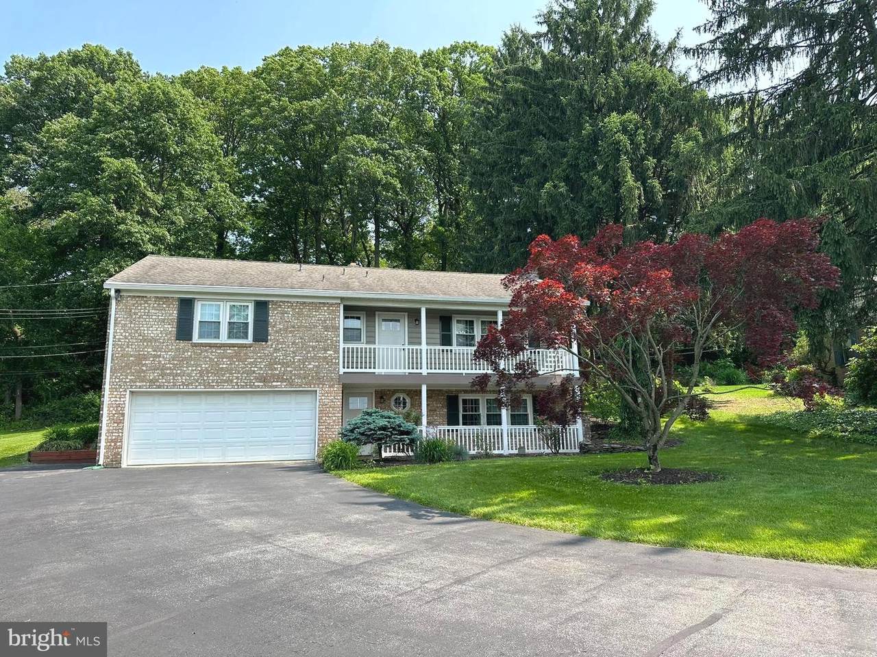 415 Folkstone Court - Photo 1