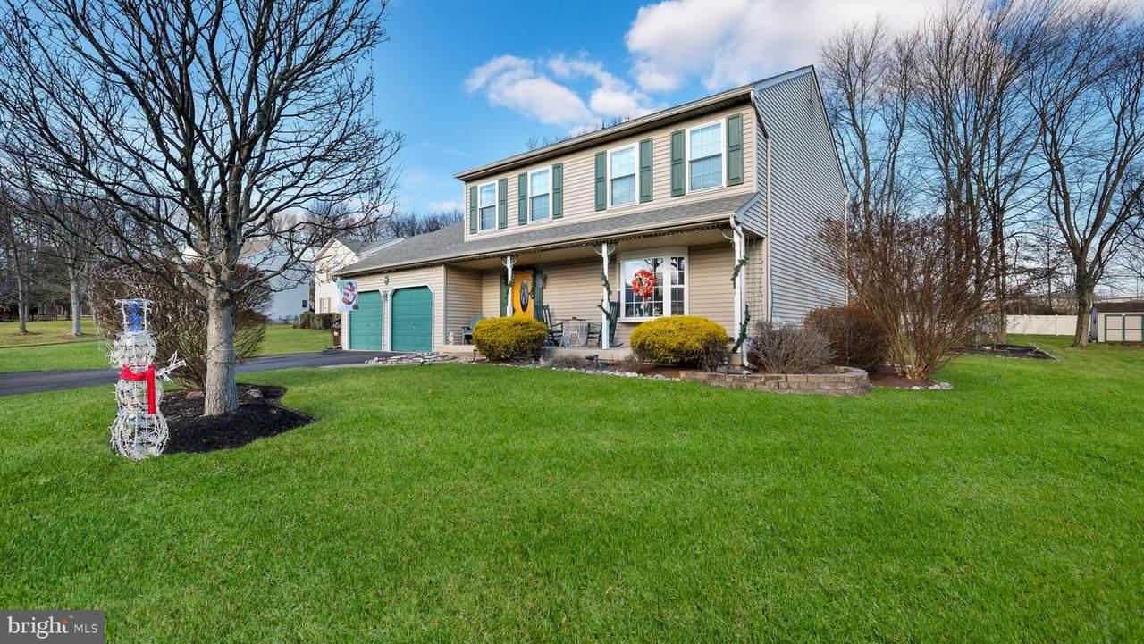 913 Chatfield Road - Photo 1