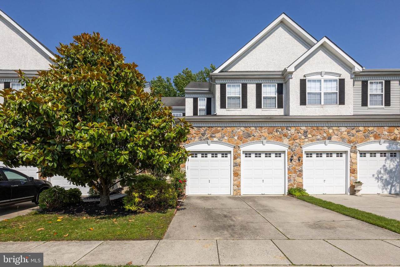 16 Ross Way - Photo 1