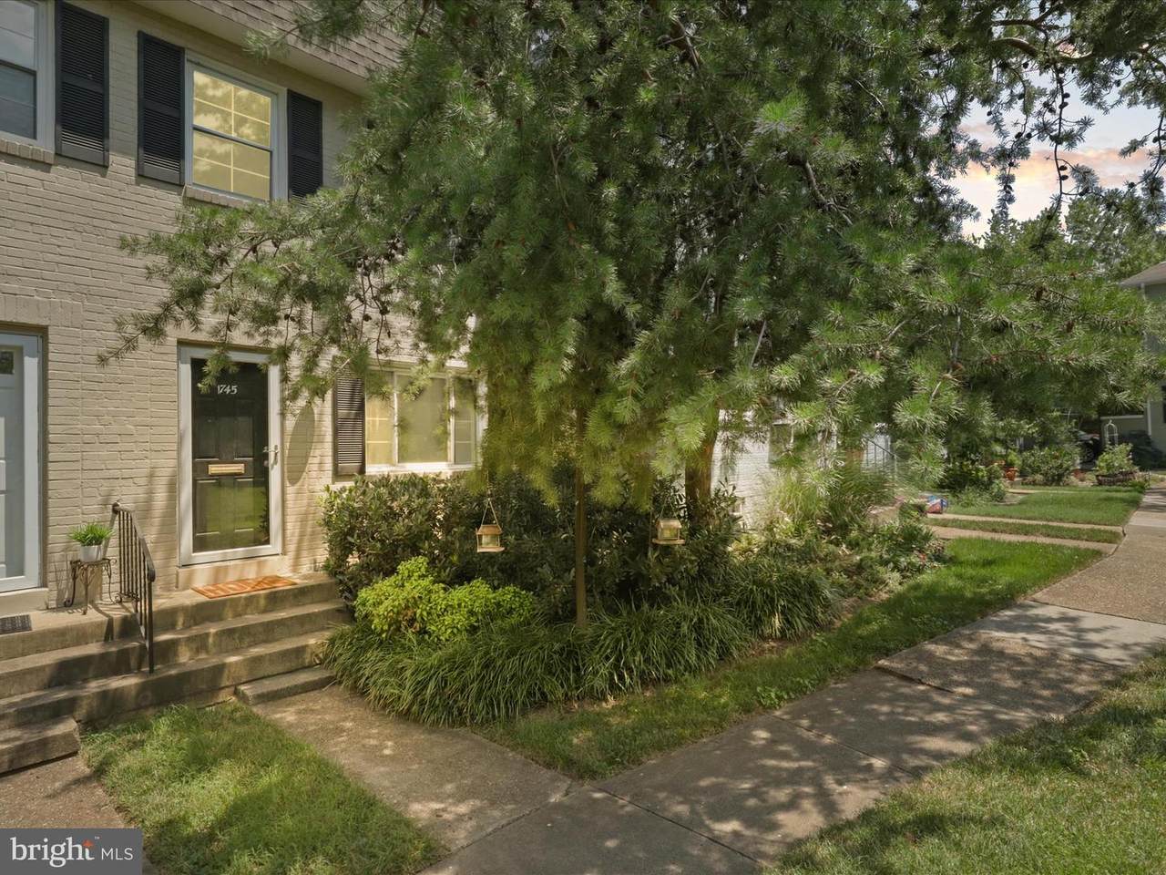 1745 Cliff Street - Photo 1