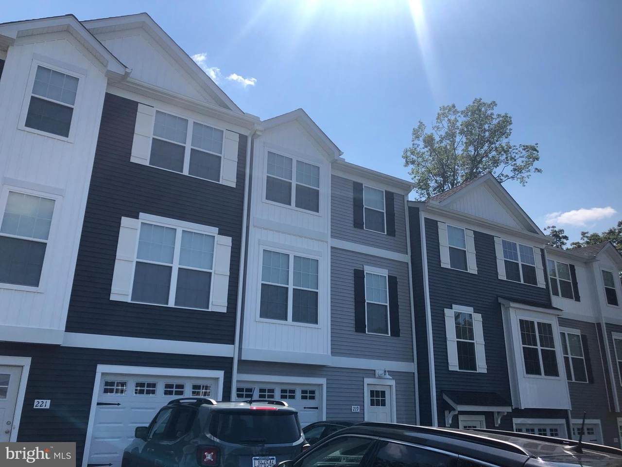 219 Woodside Avenue - Photo 1