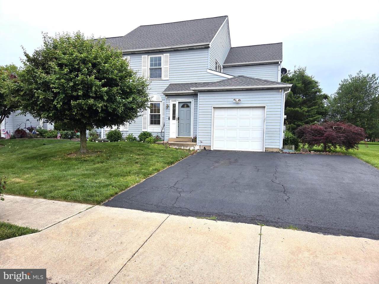 2489 Wellington Way - Photo 1