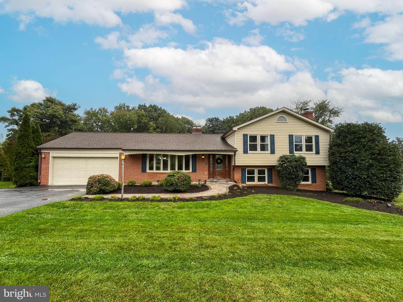 6905 Summerswood Drive - Photo 1