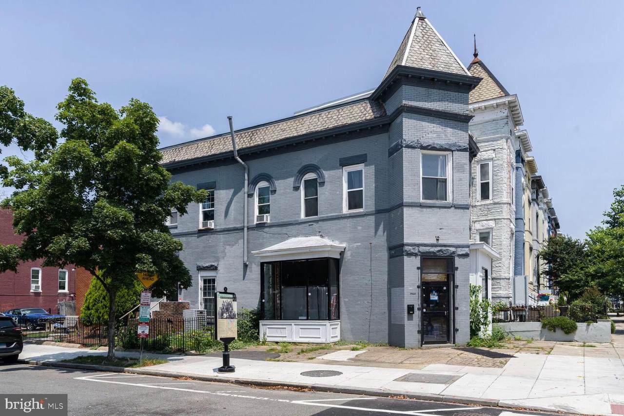 1720 1ST Street - Photo 1