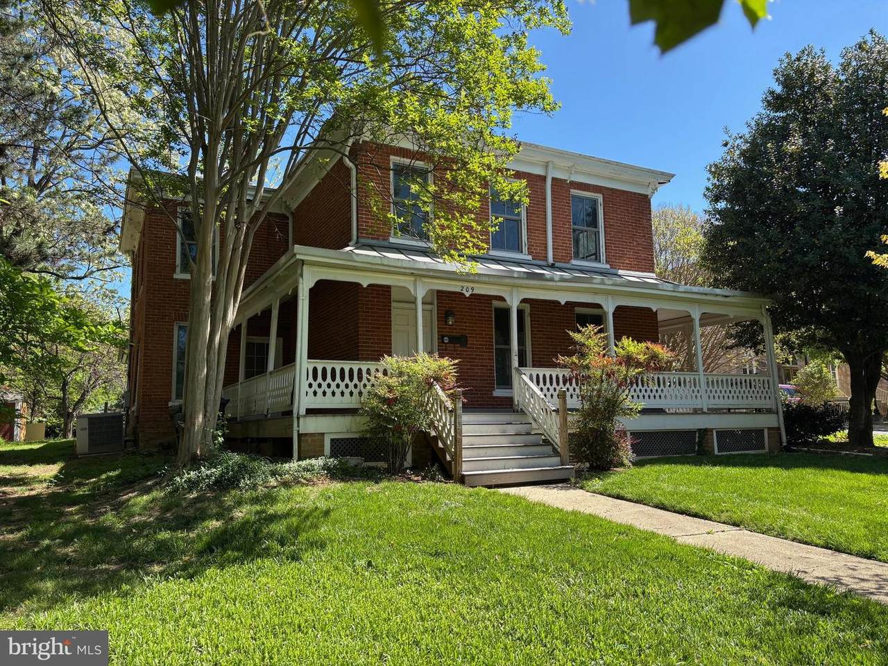 209 Broad Street - Photo 1