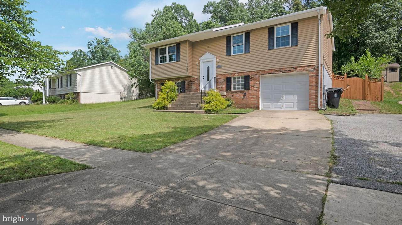 2203 Old Fort Hills Drive - Photo 1