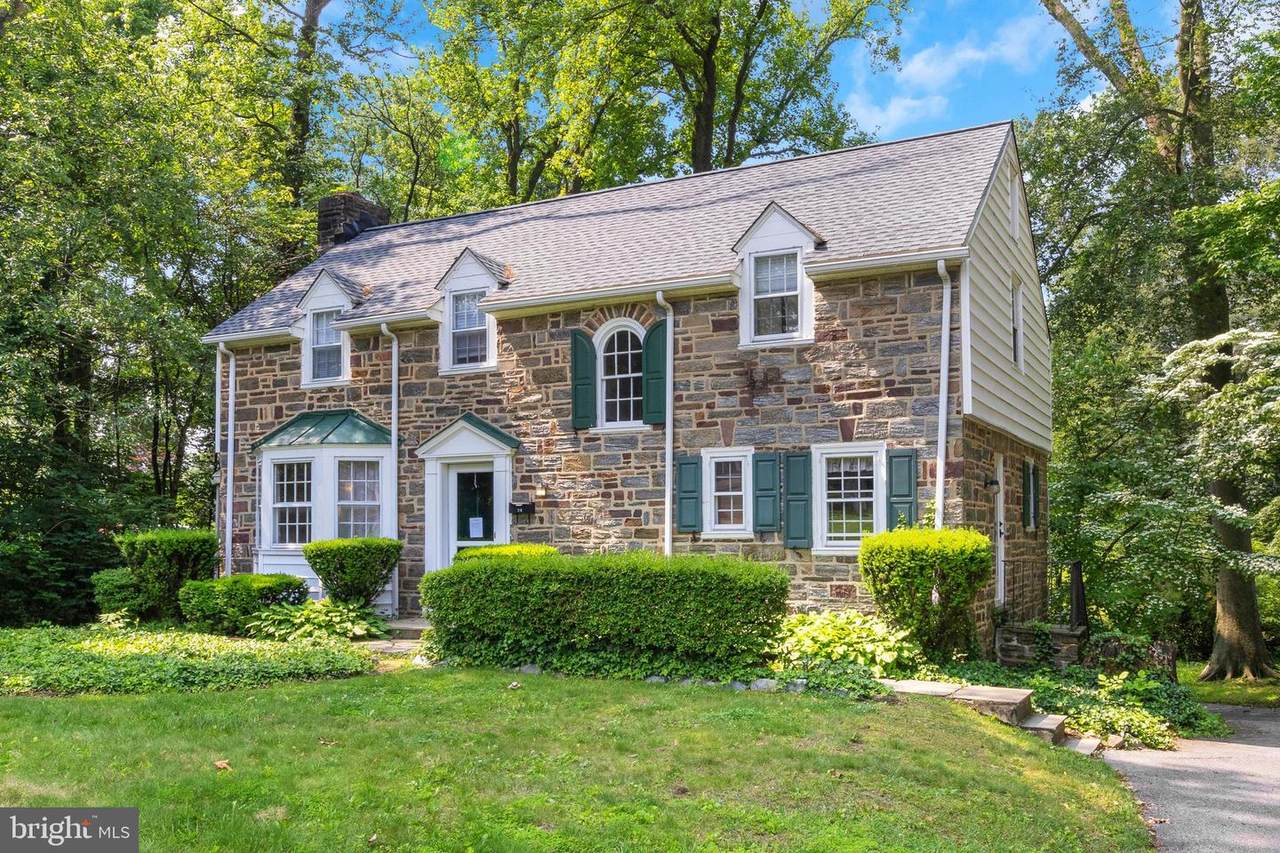 214 Edgewood Drive - Photo 1