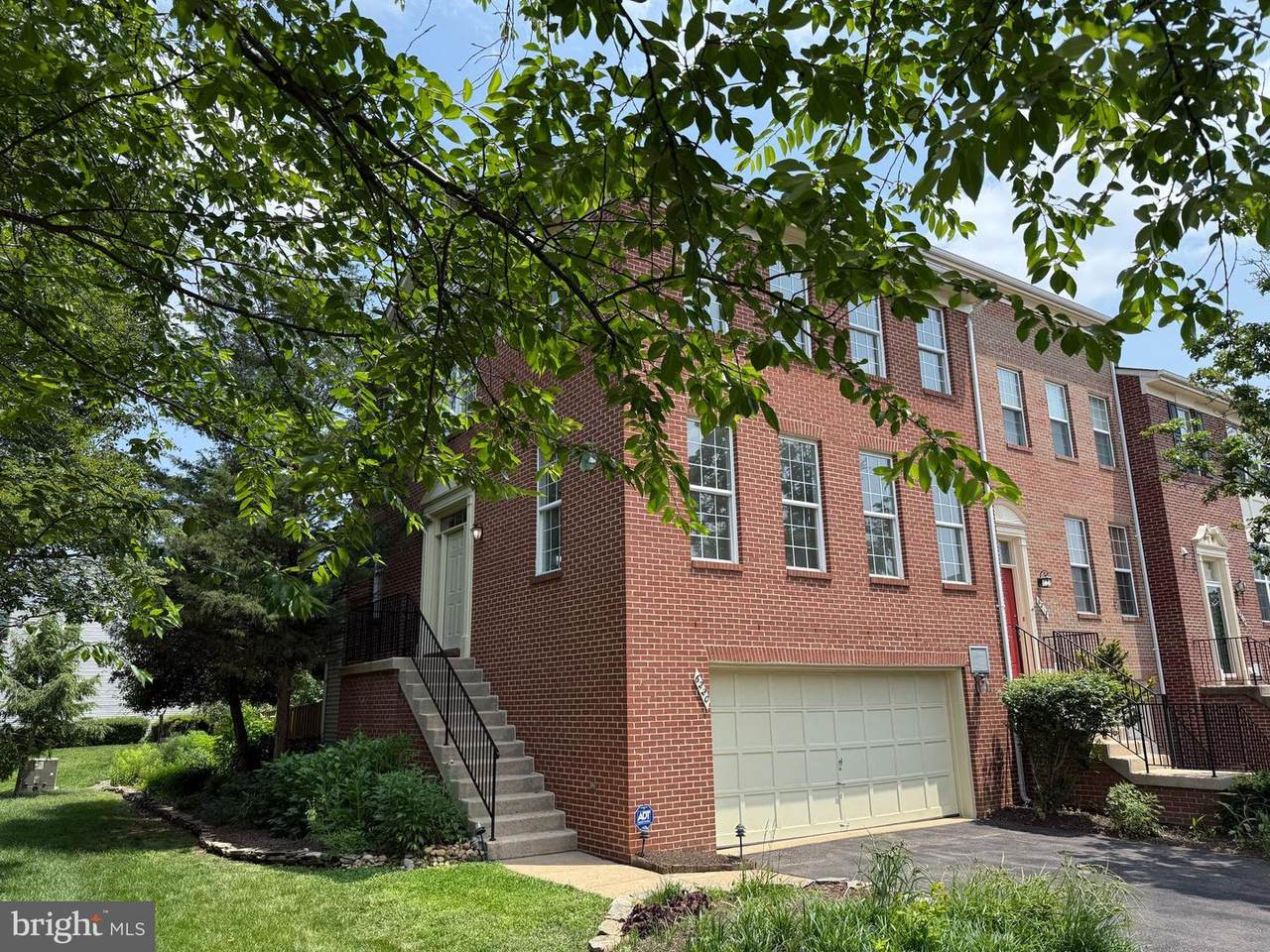 6220 Roudsby Lane - Photo 1