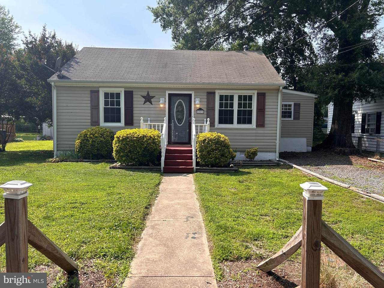 203 Locust Avenue - Photo 1