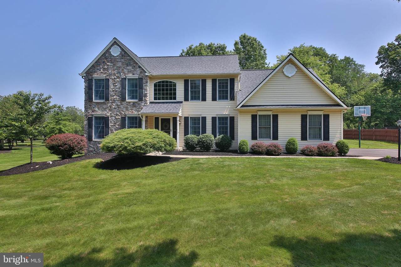 103 White Pine Drive - Photo 1