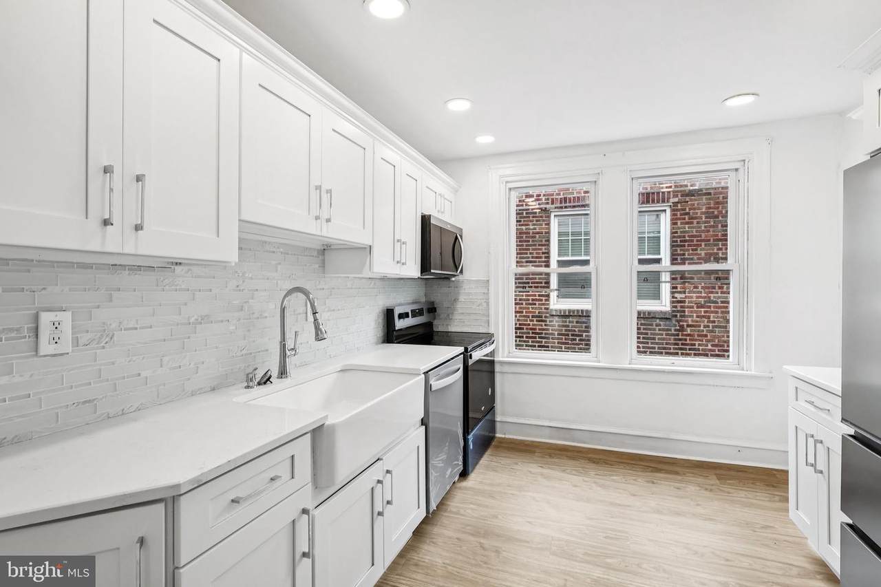 1827 Cheltenham Avenue - Photo 1