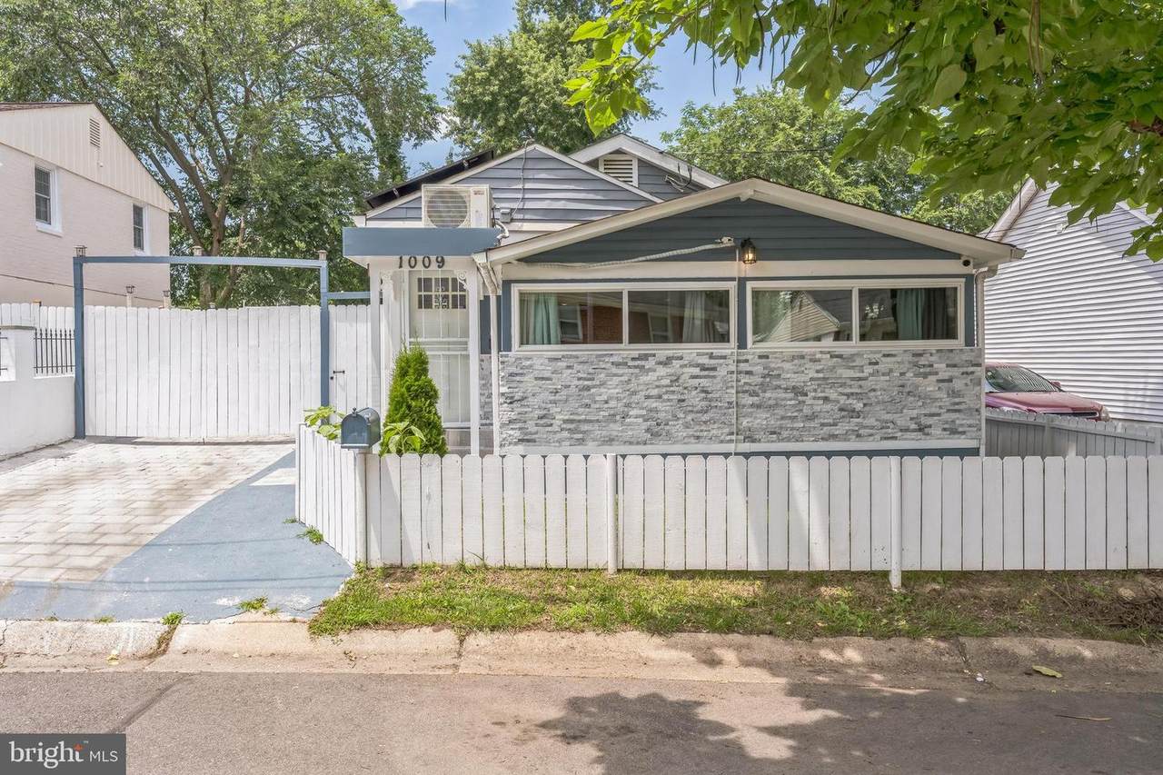 1009 Jansen Avenue - Photo 1