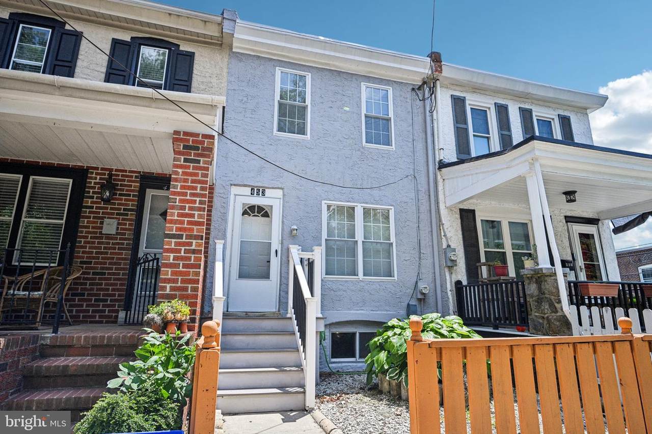 453 Hermitage Street - Photo 1