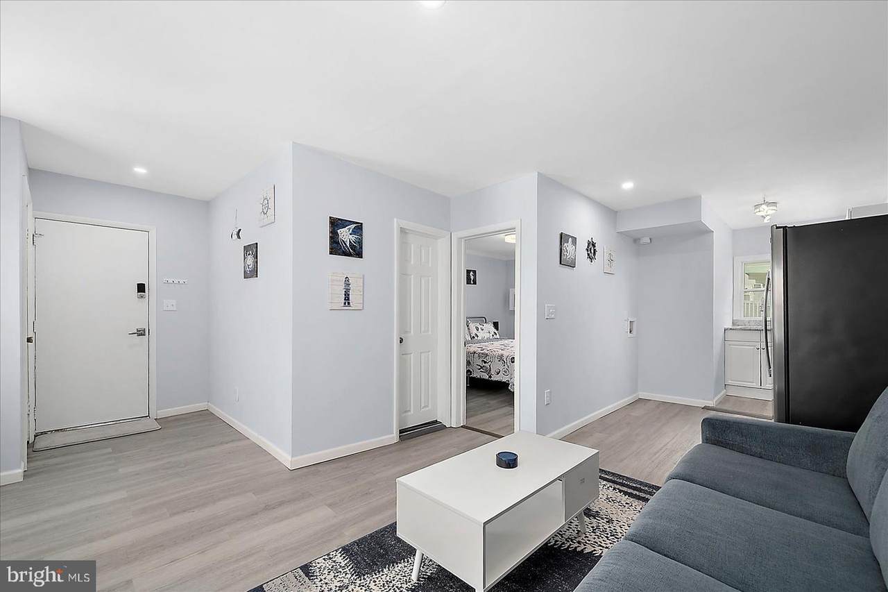 https://bt-photos.global.ssl.fastly.net/brightmls/1280_boomver_1_803932090986-2.jpg