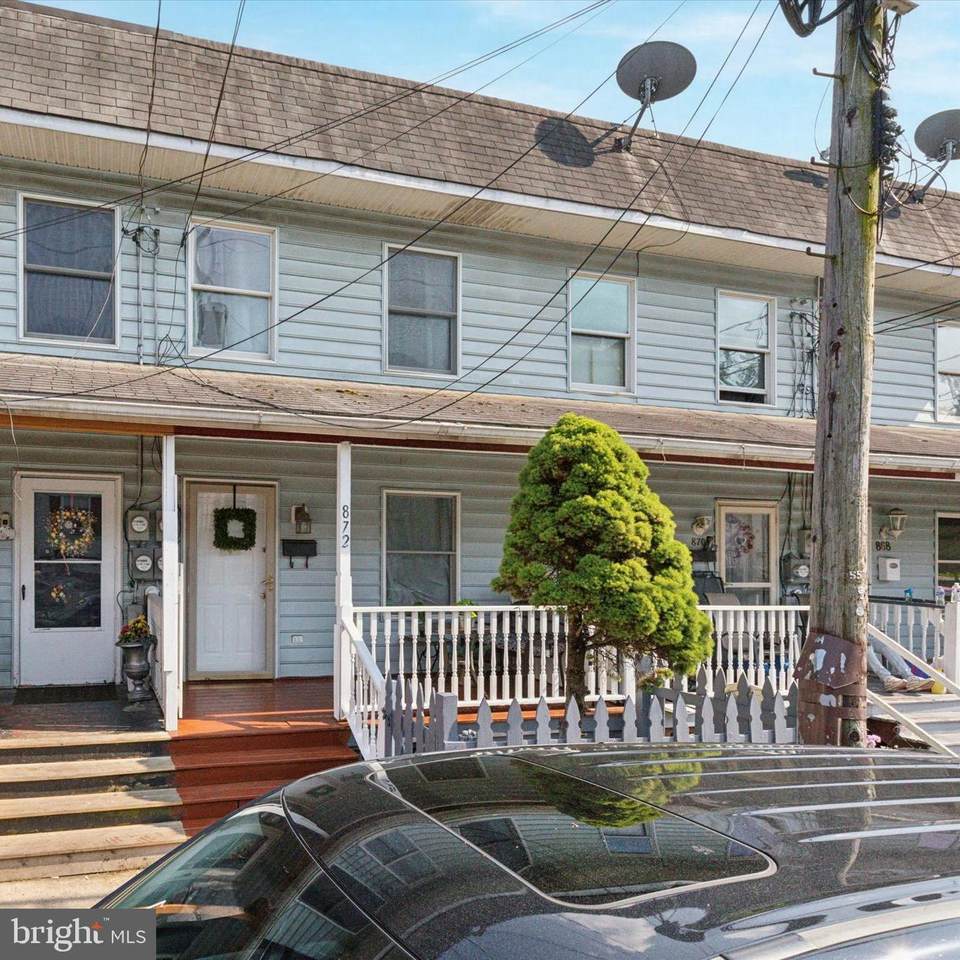 872 Coates Street - Photo 1