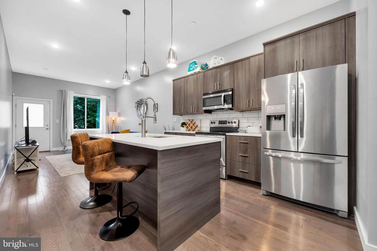 2110 7TH Street - Photo 1